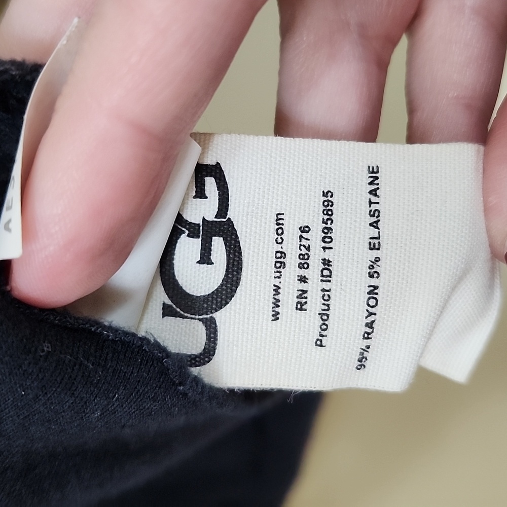 UGG BLACK RUFFLE SWEATER - Picture 3 of 4